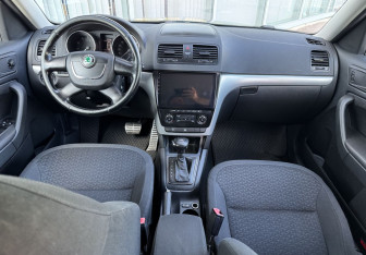 Подержанный автомобиль Skoda Yeti 2012 года (9 фото)