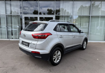 Подержанный автомобиль Hyundai Creta 2017 года (5 фото)