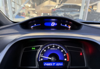 Подержанный автомобиль Honda Civic Sedan 2007 года (12 фото)