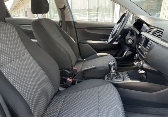 Подержанный автомобиль Kia Rio Sedan 2018 года (10 фото)