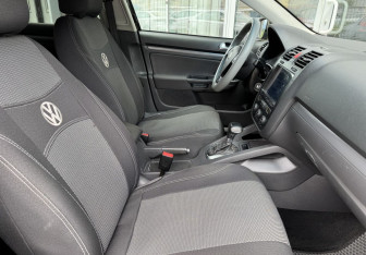 Подержанный автомобиль Volkswagen Jetta Sedan 2009 года (10 фото)