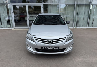 Подержанный автомобиль Hyundai Solaris Sedan 2014 года (2 фото)