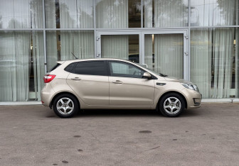 Подержанный автомобиль Kia Rio Hatchback 2013 года (4 фото)