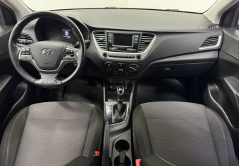 Подержанный автомобиль Hyundai Solaris Sedan 2017 года (10 фото)