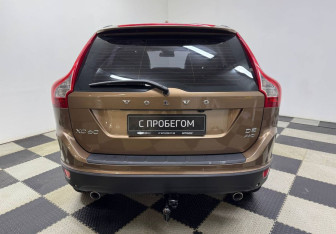 Подержанный автомобиль Volvo XC60 2012 года (6 фото)