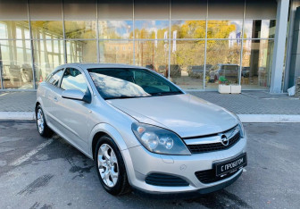 Подержанный автомобиль Opel Astra Hatchback 2008 года (3 фото)
