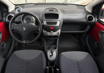 Подержанный автомобиль Peugeot 107 2008 года (9 фото)