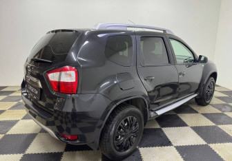 Подержанный автомобиль Nissan Terrano 2017 года (5 фото)