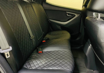 Подержанный автомобиль Hyundai Elantra Sedan 2015 года (11 фото)