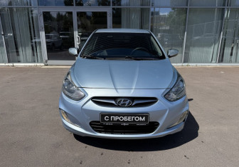 Подержанный автомобиль Hyundai Solaris Hatchback 2011 года (2 фото)