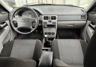 Подержанный автомобиль LADA (ВАЗ) Priora Hatchback 2011 года (9 фото)