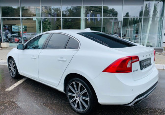 Подержанный автомобиль Volvo S60 2013 года (7 фото)