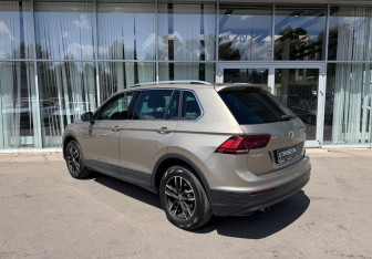 Подержанный автомобиль Volkswagen Tiguan 2019 года (7 фото)