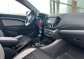 Подержанный автомобиль LADA (ВАЗ) Vesta Wagon 2019 года (10 фото)