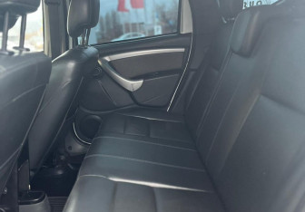 Подержанный автомобиль Renault Duster 2013 года (11 фото)