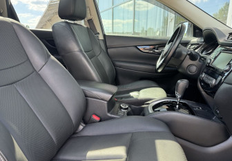 Подержанный автомобиль Nissan X-Trail 2022 года (10 фото)