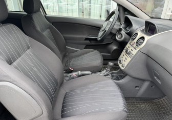 Подержанный автомобиль Opel Corsa 2008 года (10 фото)