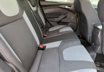Подержанный автомобиль Ford Focus Wagon 2012 года (11 фото)