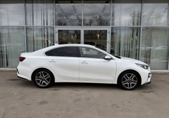 Подержанный автомобиль Kia K3 Sedan 2020 года (4 фото)