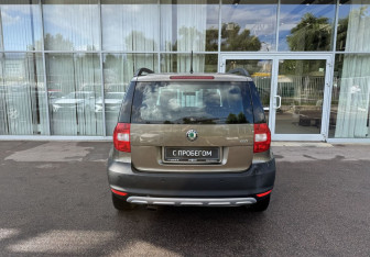 Подержанный автомобиль Skoda Yeti 2011 года (6 фото)