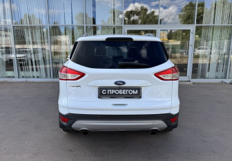 Подержанный автомобиль Ford Kuga 2014 года (6 фото)