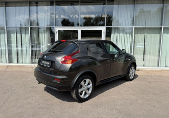 Подержанный автомобиль Nissan Juke 2012 года (5 фото)