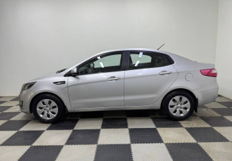 Подержанный автомобиль Kia Rio Sedan 2011 года (8 фото)