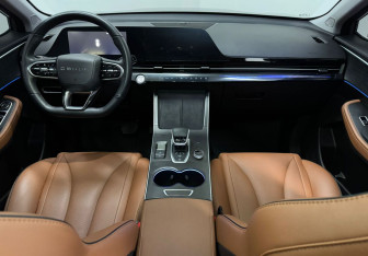 Подержанный автомобиль Omoda C5 2023 года (10 фото)