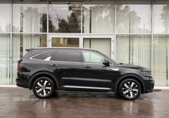 Подержанный автомобиль Kia Sorento 2021 года (4 фото)