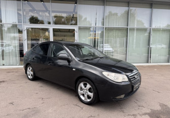 Подержанный автомобиль Hyundai Elantra Sedan 2008 года (3 фото)