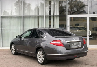 Подержанный автомобиль Nissan Teana 2008 года (7 фото)
