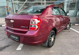 Подержанный автомобиль Chevrolet Cobalt Sedan 2013 года (5 фото)
