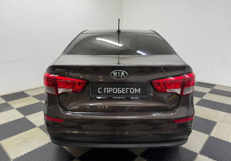 Подержанный автомобиль Kia Rio Sedan 2017 года (6 фото)