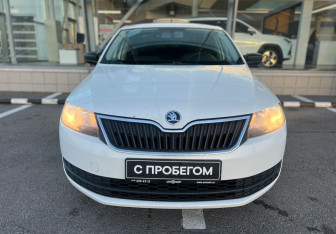 Подержанный автомобиль Skoda Rapid Liftback 2015 года (2 фото)