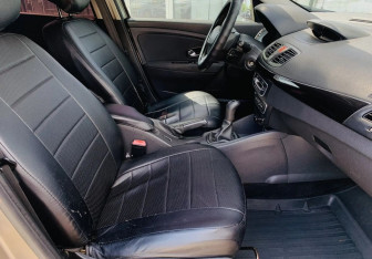 Подержанный автомобиль Renault Fluence 2010 года (10 фото)