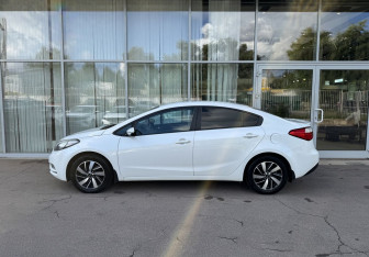 Подержанный автомобиль Kia Cerato Sedan 2016 года (8 фото)
