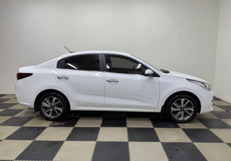 Подержанный автомобиль Kia Rio Sedan 2019 года (4 фото)