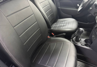 Подержанный автомобиль Renault Sandero 2019 года (9 фото)