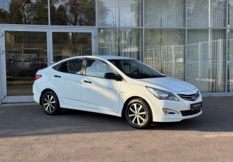 Подержанный автомобиль Hyundai Solaris Sedan 2014 года (3 фото)