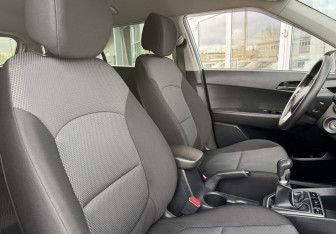 Подержанный автомобиль Hyundai Creta 2019 года (10 фото)
