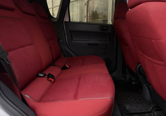 Подержанный автомобиль Mitsubishi Colt Hatchback 2005 года (11 фото)