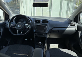 Подержанный автомобиль Volkswagen Polo Sedan 2018 года (9 фото)