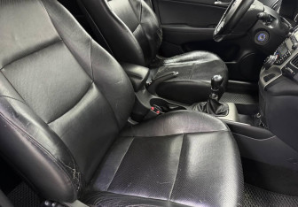 Подержанный автомобиль Hyundai i30 Hatchback 2009 года (10 фото)