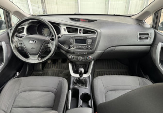Подержанный автомобиль Kia Ceed Wagon 2014 года (9 фото)