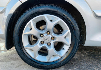 Подержанный автомобиль Opel Astra Hatchback 2008 года (12 фото)