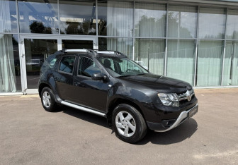 Подержанный автомобиль Renault Duster 2016 года (3 фото)