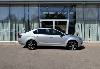 Подержанный автомобиль Skoda Octavia Liftback 2017 года (4 фото)