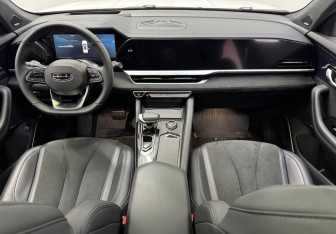 Подержанный автомобиль Geely Monjaro 2025 года (9 фото)