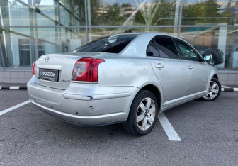 Подержанный автомобиль Toyota Avensis Sedan 2007 года (5 фото)