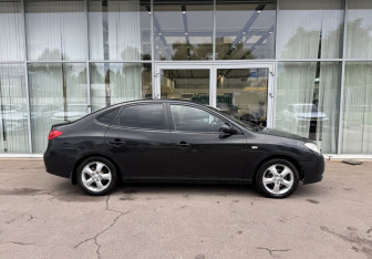 Подержанный автомобиль Hyundai Elantra Sedan 2008 года (4 фото)